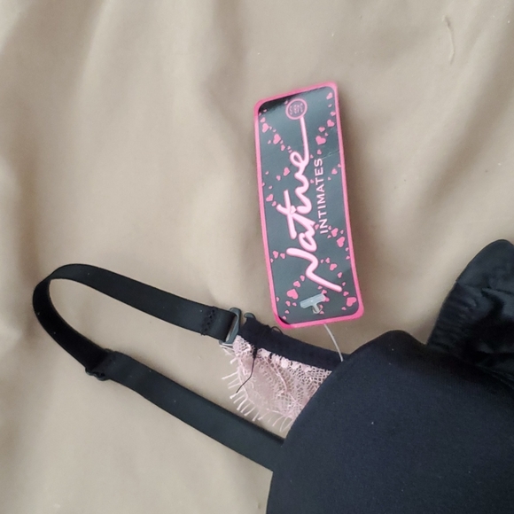 Native intimates - Picture 2 of 10